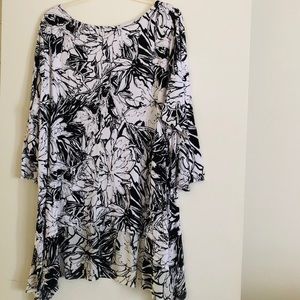 CUPIO WOMAN | BLACK AND WHITE BLOUSE